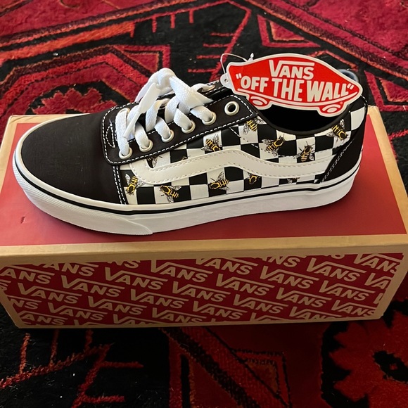 NWT Vans Old Skool Unisex Black Checkered Vans with Bees - Picture 2 of 7